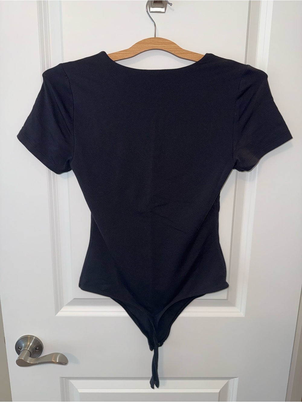 Aritzia Babaton Contour T Shirt Bodysuit - Black - Size M - Picture 6 of 7